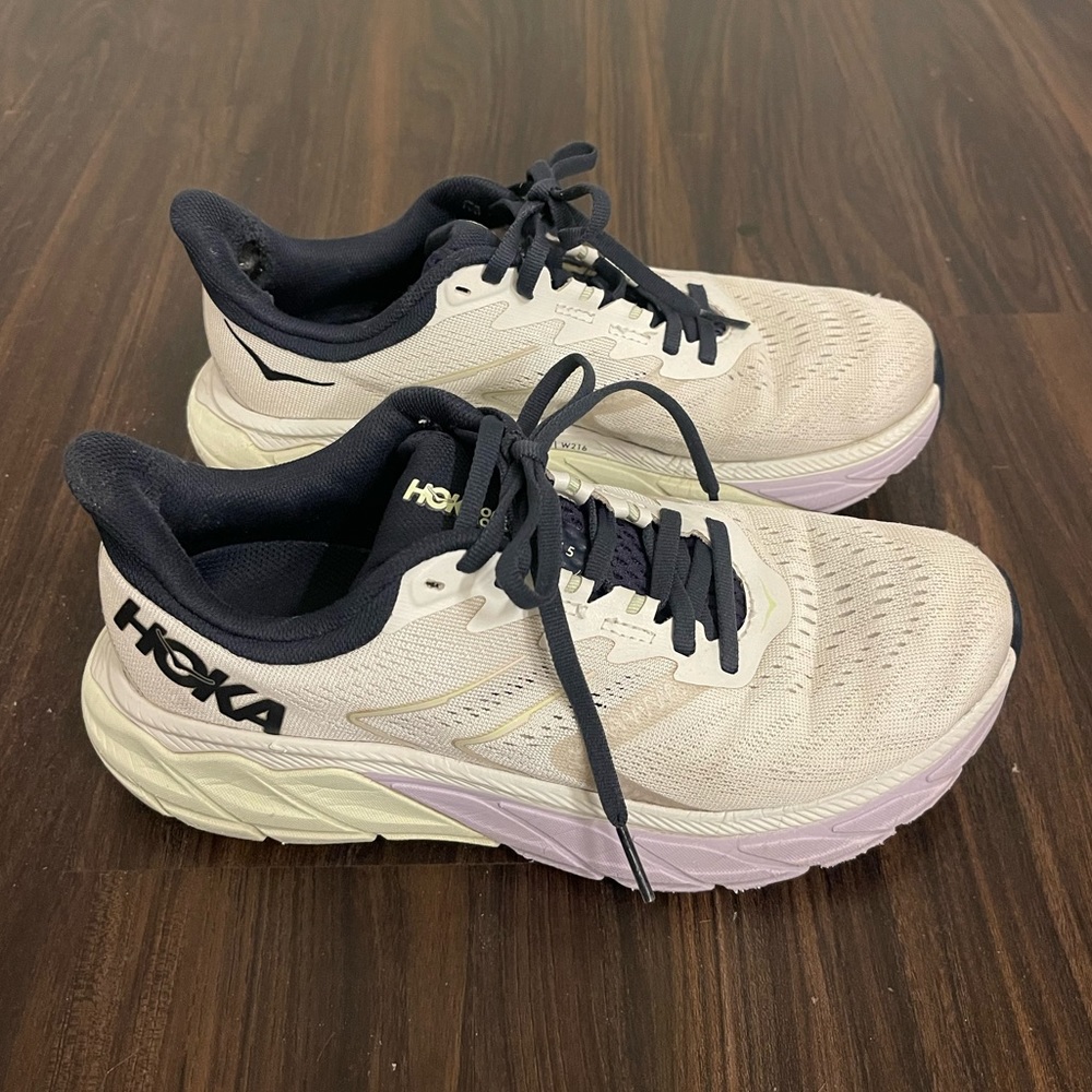 Hoka One One Arahi 5 | Women’s Size 7 | White, Blue, Green, Purple